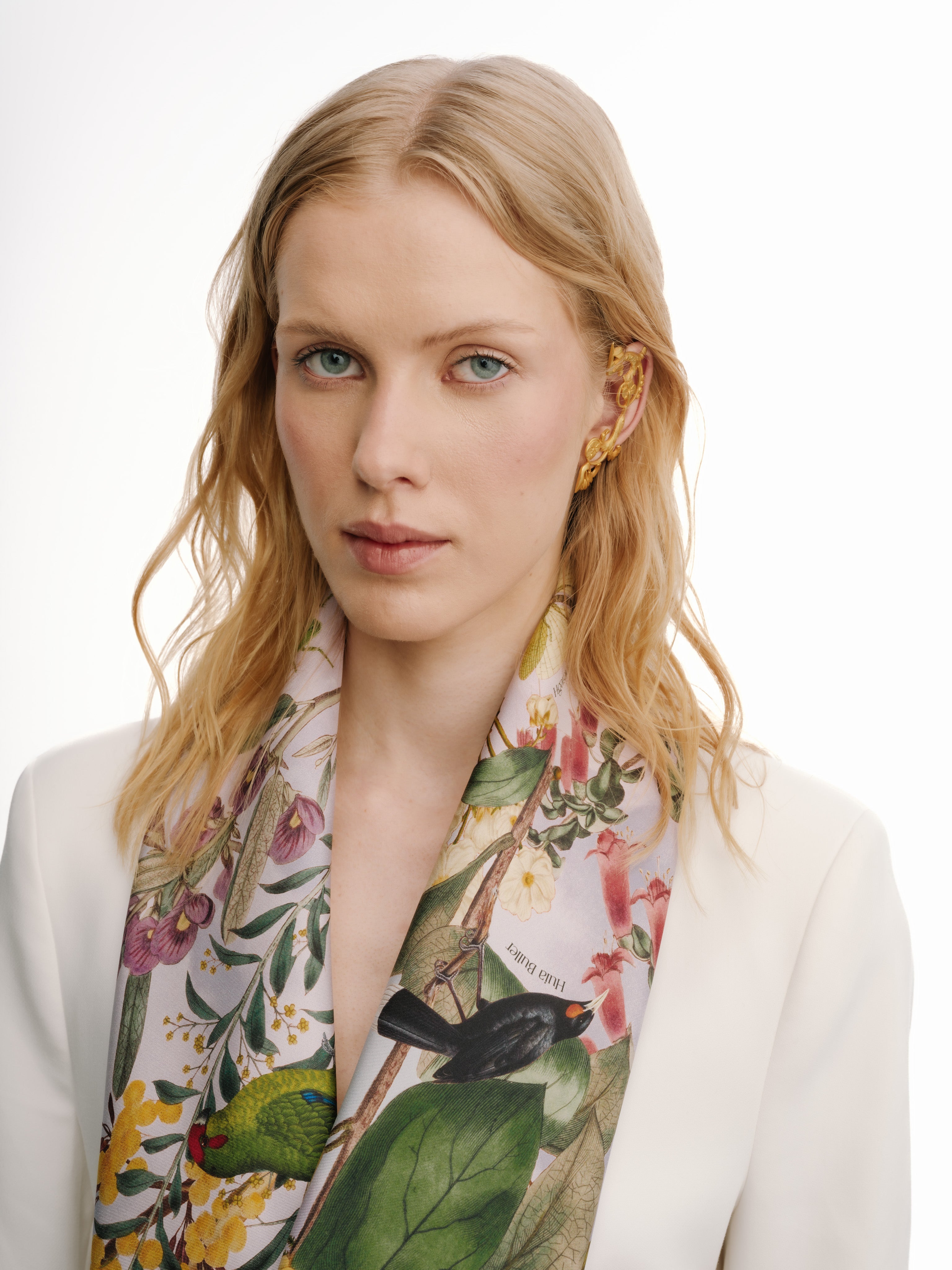 girl-in-premium-silk-scarf-with-flowers